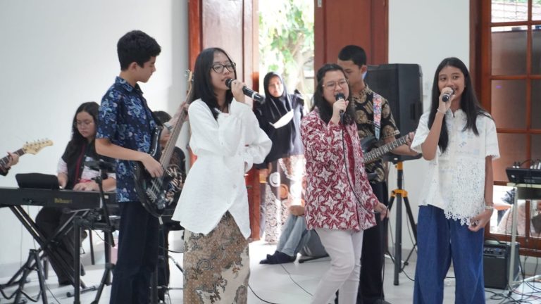 BAND 8